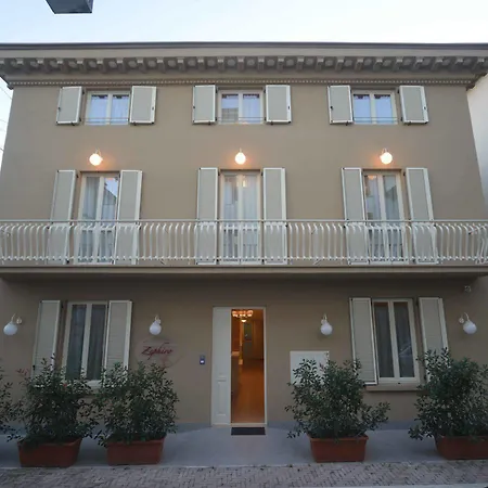 Apartmanhotel Zephiro Rta 2*