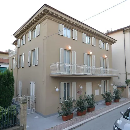 Zephiro Rta Apartmanhotel 2*