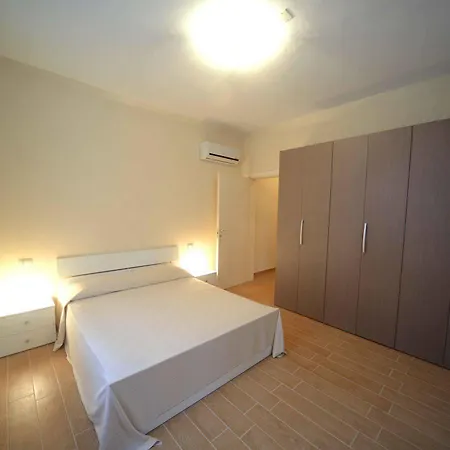 Zephiro Rta Apartmanhotel 2*